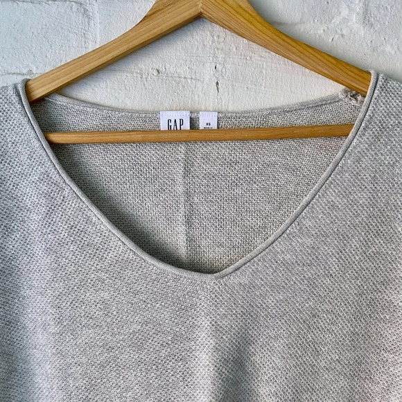 GAP Knit Pullover Sweater Gray Size XS - Picture 2 of 4